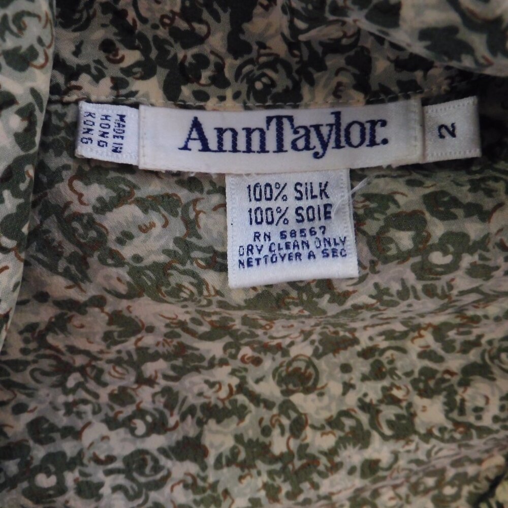 Ann Taylor Womens Silk button front top Olive Green Beige Floral Size 2 - Picture 3 of 7